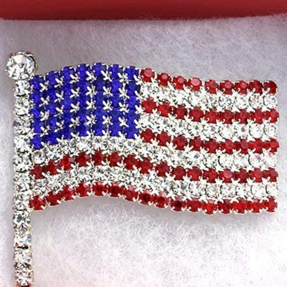 Crystal Rhinestone American USA Flag Patriotic Pin Brooch - Picture 4 of 4
